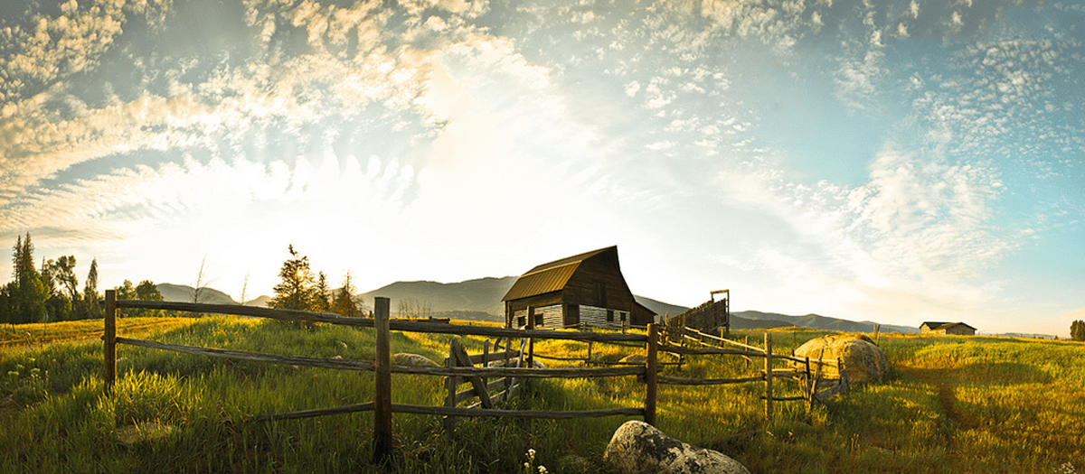 Barn in Steamboat Springs, Colorado at sunrise Landscape Photography by Justin Winget